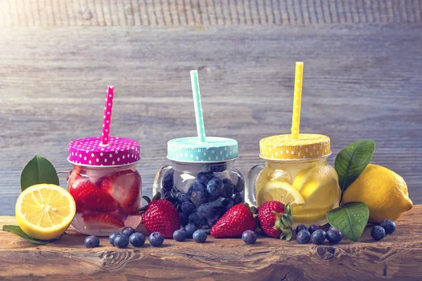 Summer fruit drinks — Stock Photo, Image