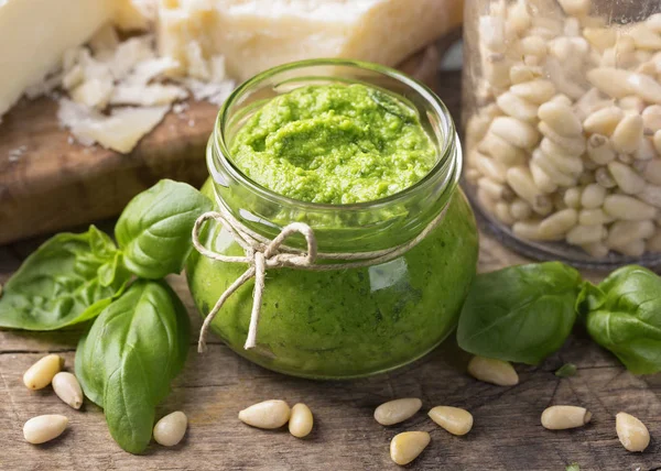 Pesto caseiro — Fotografia de Stock