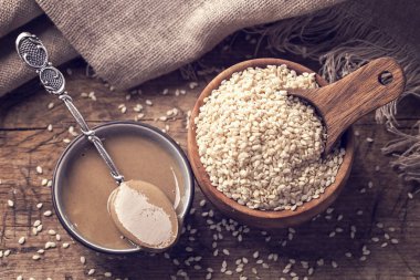 Ev yapımı sesam macunu