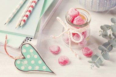 Bir cam kavanozda tatlılar