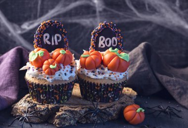 Cadılar Bayramı partisi için tatlılar