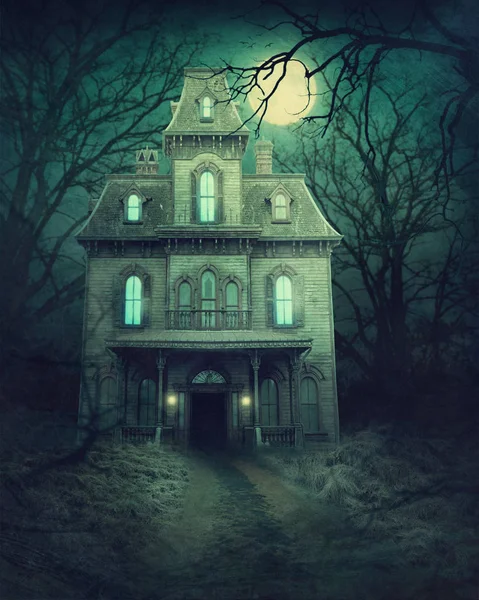 Haunted house in forest — Stock Photo, Image