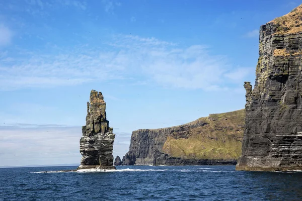 Cliffs of Moher, Branaunmore Sea stack — Stockfoto