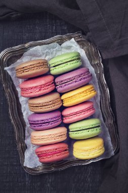 renkli macarons