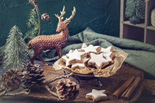 Cookies étoiles cannelle — Photo