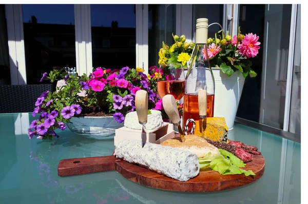 Summer cheese board — Stock Photo, Image