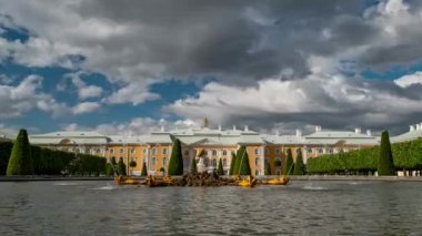 Çeşmeler Peterhof görünümü.