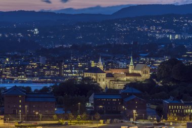 İyi akşamlar, Norveç, Oslo'da Akershus Kalesi