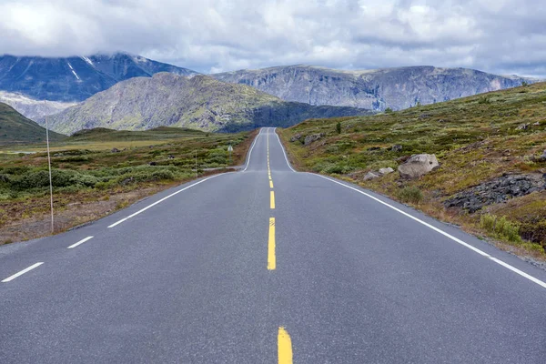 Yol için hiçbir yerde - yol 51 Jotunheimen Milli Parkı, Norveç