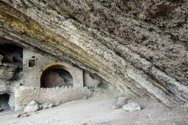 Golitsyn iz, Chaliapin Grotto. Eski Hıristiyan Mağara Manastırı. Eski depolama şarap. Karadeniz. Mount Koba-Kaya. Novy Svet (Yeni Dünya) yerleşim, Kırım Cumhuriyeti.
