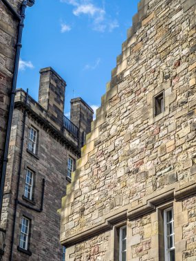 Edinburgh, İskoçya - 29 Temmuz: Edinburgh İskoçya'da 29 Temmuz 2017 Edinburgh kalesinde binaların dış cephe sistemleri. Edinburgh Castle birçok eski binaların dolu.