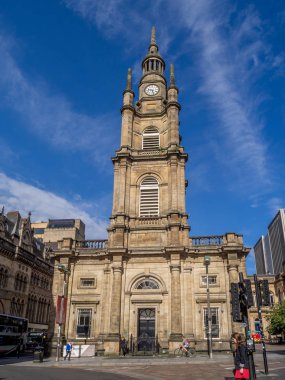 Glasgow, İskoçya - 20 Temmuz: Turist üzerinde 20 Temmuz 2017 Glasgow, İskoçya'da St George's Tron Church yakınındaki. Bina 1808'başlangıçta St. George's Parish Kilisesi açılmıştı.