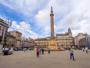 Glasgow, İskoçya - 20 Temmuz: Üzerinde 20 Temmuz 2017 Glasgow, İskoçya'da güzel George Square. George Square Glasgow şehir toplumsal asıl meydanda olduğunu. Kral George III sonra adlandırılır.
