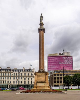 Glasgow, İskoçya - 20 Temmuz: Üzerinde 20 Temmuz 2017 Glasgow, İskoçya'da güzel George Square. George Square Glasgow şehir toplumsal asıl meydanda olduğunu. Kral George III sonra adlandırılır.