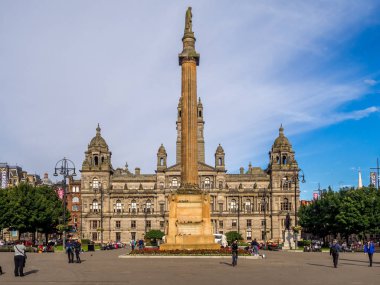 Glasgow, İskoçya - 20 Temmuz: Üzerinde 20 Temmuz 2017 Glasgow, İskoçya'da güzel George Square. George Square Glasgow şehir toplumsal asıl meydanda olduğunu. Kral George III sonra adlandırılır.