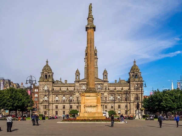 Glasgow, İskoçya - 20 Temmuz: Üzerinde 20 Temmuz 2017 Glasgow, İskoçya'da güzel George Square. George Square Glasgow şehir toplumsal asıl meydanda olduğunu. Kral George III sonra adlandırılır.