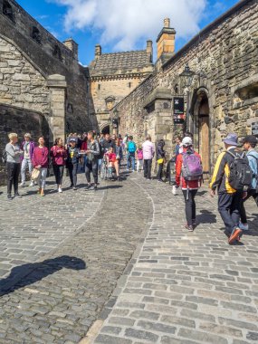 Edinburgh, İskoçya - 29 Temmuz: Dış cephe sistemleri bina ve Edinburgh Castle, Edinburgh İskoçya'da sur üzerinde 29 Temmuz 2017. Edinburgh Castle birçok eski binaların dolu.