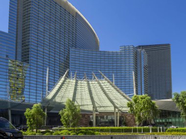 Las Vegas 'ta Aria Resort ve Casino. Aria bir lüks tesis ve Casino 2009 tarihinde açıldı ve LEED Gold sertifikasyon almak için dünyanın en büyük otel