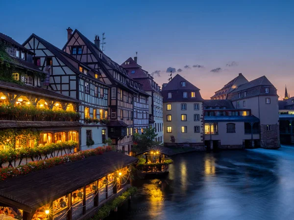 Sonnenuntergang Entlang Des Kranken Flusses Petite France Gegenden Von Straßburg — Stockfoto