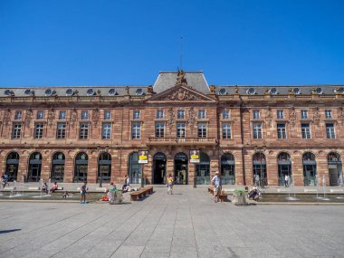 Strasbourg, Fransa - 26 Temmuz 2018: Place Kleber bir yaz gününde eski Strazburg'un merkezinde.