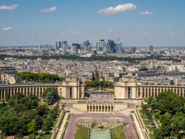 Eyfel Kulesi Paris Le savunma doğru seyir görünümünden Fransa.