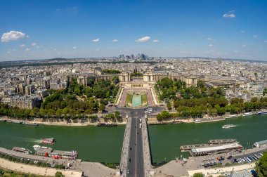 Eyfel Kulesi Paris Le savunma doğru seyir görünümünden Fransa.