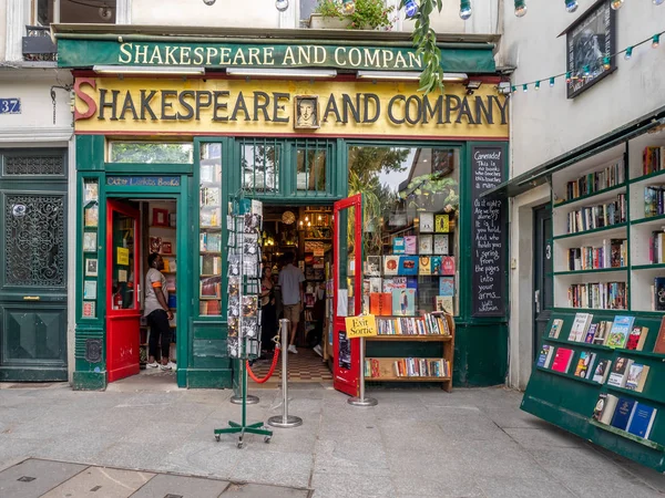 Paris France July 2018 Entrance World Famous Shakespeare Company Bookstore — Stock Photo, Image