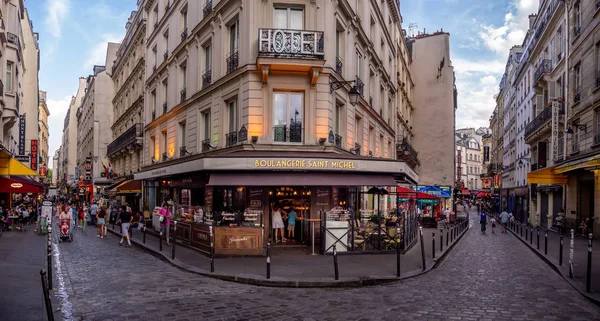 2018年8月1日 酒店和面包在巴黎的圣米歇尔 Huchette 和哈普街的交汇处 — 图库照片