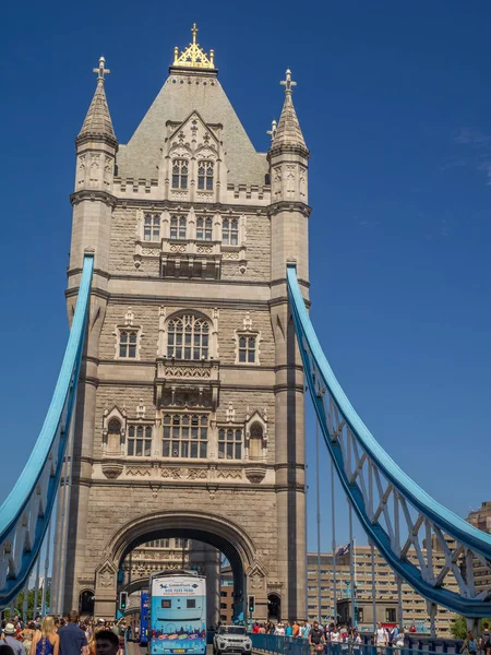 Londyn Anglia Sierpień 2018 London Słynnego Tower Bridge Błękitne Niebo — Zdjęcie stockowe