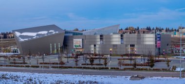 Calgary, Alberta - 7 Ekim 2018: Calgary, Alberta, Kanada Telus kıvılcım dış. Telus kıvılcım bir güzel yeni bilim modern bir binada sarılmış merkezidir..