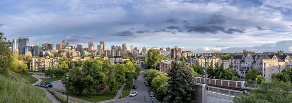 Panoramę Calgary Wieżami Biurowców Budynków Widocznych — Zdjęcie stockowe