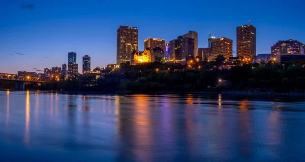 Edmonton Canada September 2018 View Edmonton Beautiful Skyline Saskatchewan River — Stock Photo, Image