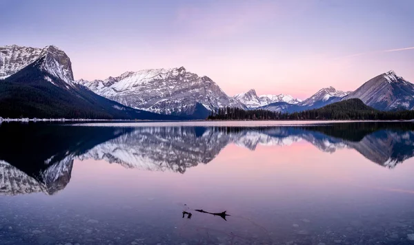 Nascer Sol Lago Upper Kananaskis Nas Montanhas Rochosas Canadenses — Fotografia de Stock