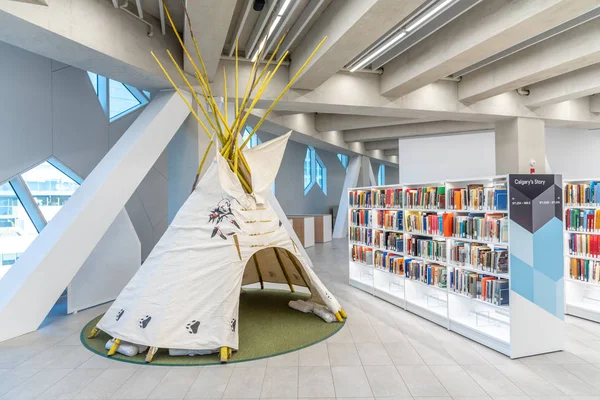 Calgary Alberta Diciembre 2018 Interior Nueva Sucursal Central Biblioteca Pública — Foto de Stock