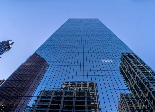 Při Pohledu Mrakodrap Calgary Alberta Časně Ráno — Stock fotografie