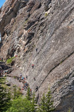  Güney Canadian Rockies içinde Canmore yakın Alberta Kananaskis Country Park sistemi. Bölge yürüyüşçüler ve kaya tırmanıcılar ile çok popüler bir yerdir.
