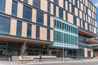 Calgary, Kanada-Mayıs 26, 2019: Bow Valley College Calgary Alberta dış cephe. Bow Valley şehir içinde büyük bir meslek Koleji olduğunu ve şehir merkezinde.