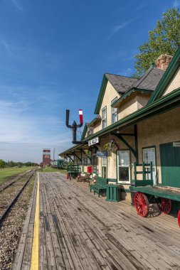 Big Valley, Alberta-8 Haziran 2019: kırsal Alberta büyük Vadisi 'nde eski tren istasyonu. Bu güzel yenilenmiş İstasyonu bu küçük kırsal kasaba ziyaretçileri için bir ana cazibe.
