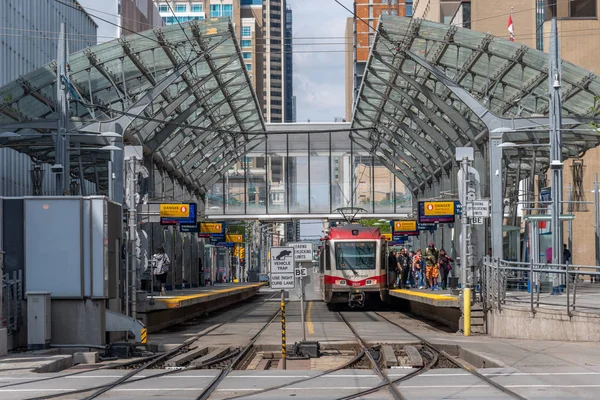 Calgary Canadá Mayo 2019 Train Con Centro Calgary Alberta Distancia — Foto de Stock