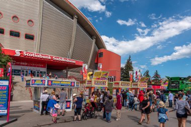 Calgary, Alberta-13 Temmuz 2019: Sights ve Calgary Stampede arazisi sesleri. Calgary Stampede dünyanın en büyük tarım, Rodeo ve midways biridir.