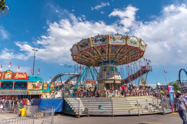 Calgary, Alberta-13 Temmuz 2019: Sights ve Calgary Stampede arazisi sesleri. Calgary Stampede dünyanın en büyük tarım, Rodeo ve midways biridir.