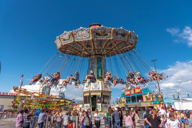 Calgary, Alberta-13 Temmuz 2019: Sights ve Calgary Stampede arazisi sesleri. Calgary Stampede dünyanın en büyük tarım, Rodeo ve midways biridir.