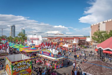 Calgary, Alberta-13 Temmuz 2019: Sights ve Calgary Stampede arazisi sesleri. Calgary Stampede dünyanın en büyük tarım, Rodeo ve midways biridir.