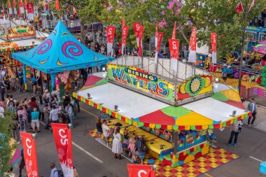 Calgary, Alberta-13 Temmuz 2019: Sights ve Calgary Stampede arazisi sesleri. Calgary Stampede dünyanın en büyük tarım, Rodeo ve midways biridir.