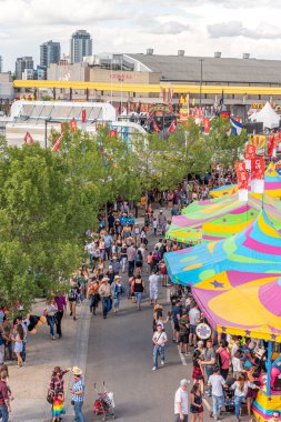 Calgary, Alberta-13 Temmuz 2019: Sights ve Calgary Stampede arazisi sesleri. Calgary Stampede dünyanın en büyük tarım, Rodeo ve midways biridir.