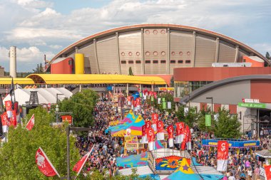 Calgary, Alberta-13 Temmuz 2019: Sights ve Calgary Stampede arazisi sesleri. Calgary Stampede dünyanın en büyük tarım, Rodeo ve midways biridir.