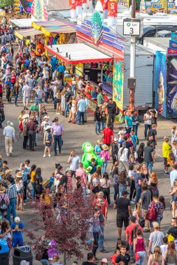 Calgary, Alberta-13 Temmuz 2019: Sights ve Calgary Stampede arazisi sesleri. Calgary Stampede dünyanın en büyük tarım, Rodeo ve midways biridir.