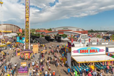 Calgary, Alberta-13 Temmuz 2019: Sights ve Calgary Stampede arazisi sesleri. Calgary Stampede dünyanın en büyük tarım, Rodeo ve midways biridir.