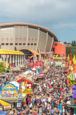 Calgary, Alberta-13 Temmuz 2019: Sights ve Calgary Stampede arazisi sesleri. Calgary Stampede dünyanın en büyük tarım, Rodeo ve midways biridir.