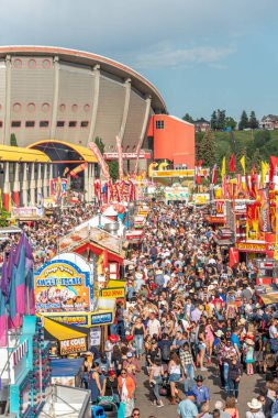 Calgary, Alberta-13 Temmuz 2019: Sights ve Calgary Stampede arazisi sesleri. Calgary Stampede dünyanın en büyük tarım, Rodeo ve midways biridir.